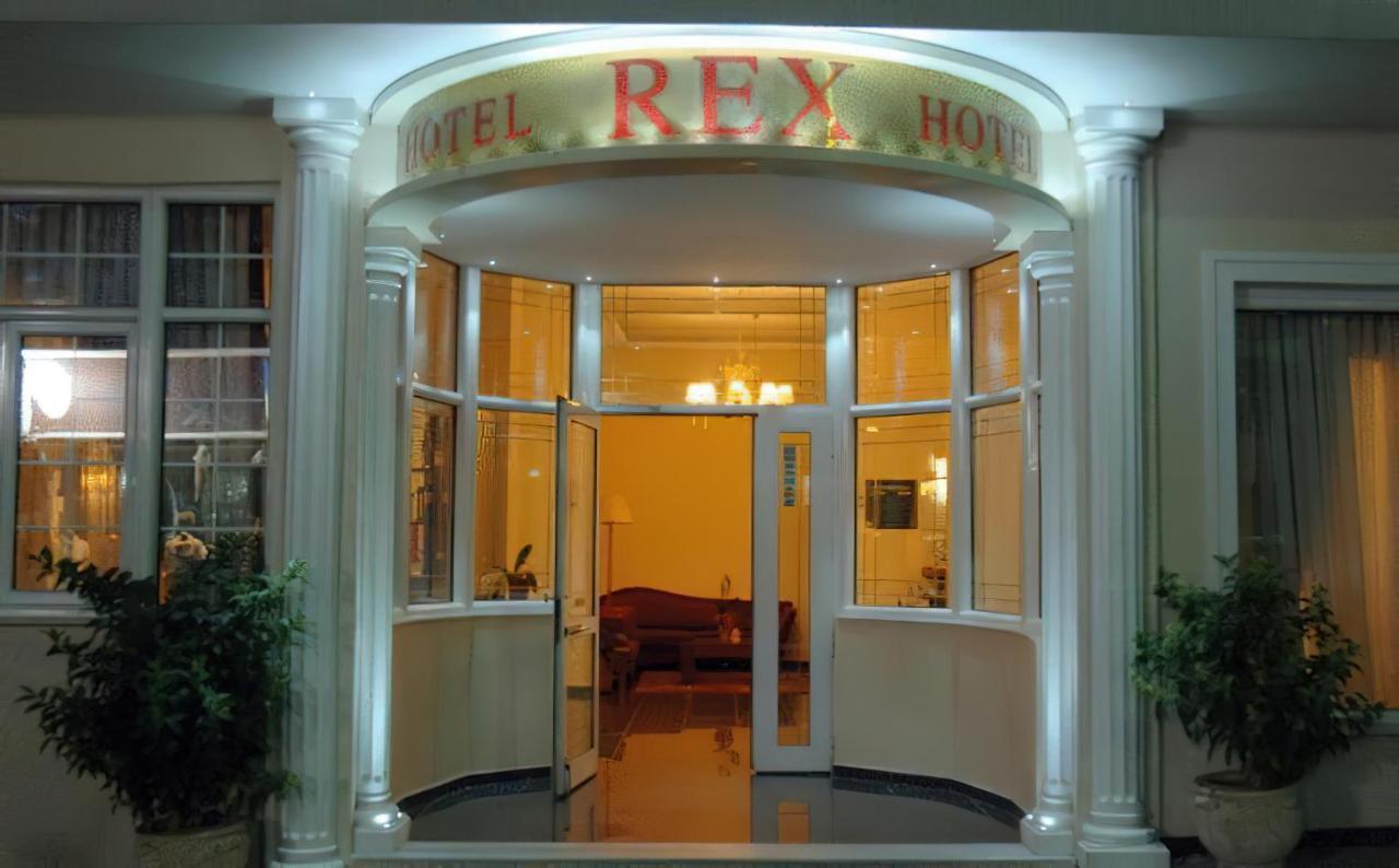 Hotel Rex กาลัมปากา ภายนอก รูปภาพ